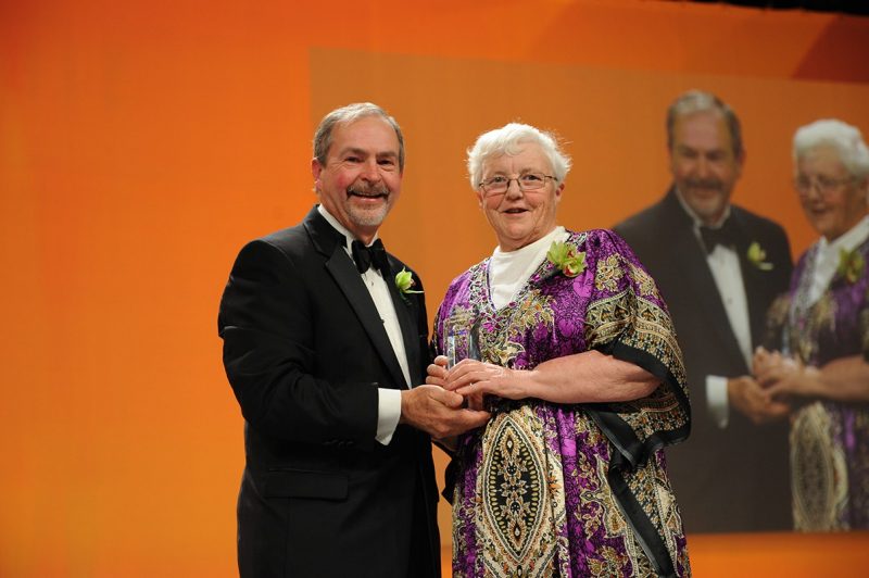 Carol Gilbert with Robert Laskowski, immediate past chair of the AAMC Board of Directors, at the awards dinner.